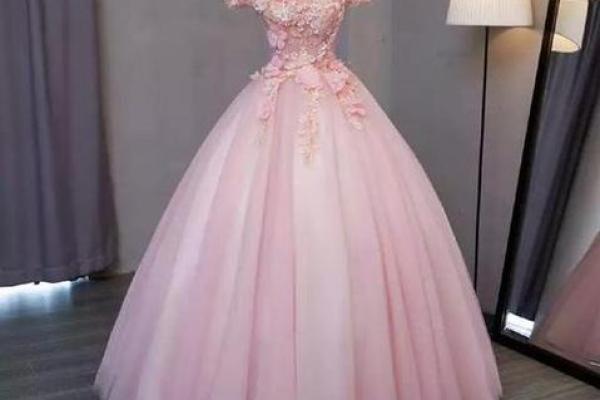 12星座适合穿什么闺蜜裙子女生