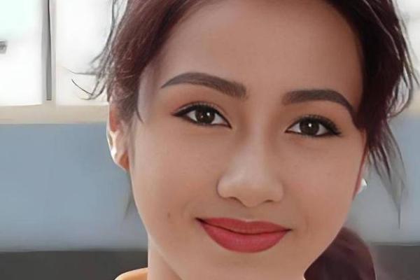 黎姿八字 黎姿八字