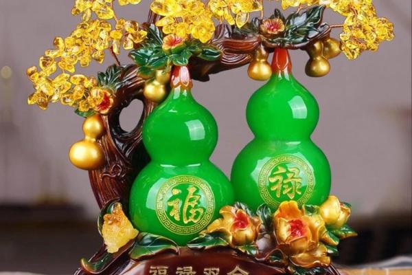 家里挂一个家居风水葫芦 保平安 还能招来财运 家里挂一个家居风水葫芦 保平安 还能招来财运