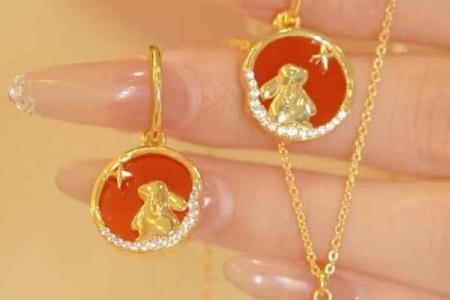 2025属兔佩戴饰物 2025年属兔人必戴饰物指南提升运势与吉祥