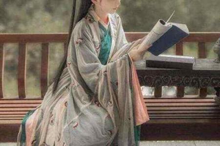 状元街头算命，老道指着捡粪小女孩说道：她是你妻子