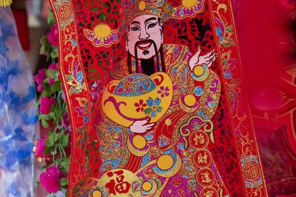 财神面前可以放帘子吗 财神面前可以放帘子吗