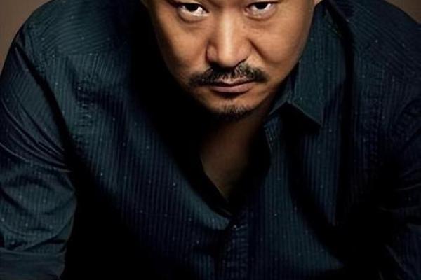 详解：倒八字眉的男人面相