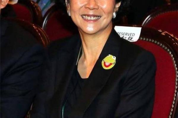 李嘉诚:什么女人能成为李家儿媳妇?八字总结,长媳手段了得! 李嘉诚:什么女人能成为李家儿媳妇?八字总结,长媳手段了得!