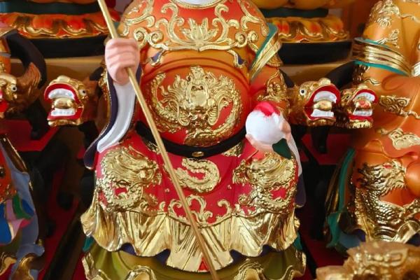 三月初三是王母娘娘的生日观音菩萨的生日吗 三月初三是王母娘娘的生日观音菩萨的生日吗