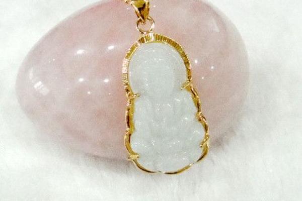 婚姻看八字年和月不合怎么办 金镶玉佛像来化解 婚姻看八字年和月不合怎么办 金镶玉佛像来化解