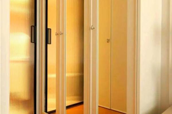 看客厅风水,镜子放什么位置好 看客厅风水,镜子放什么位置好