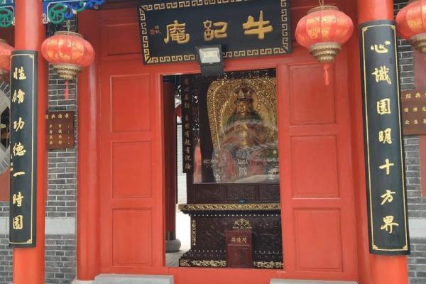 郑州寺庙外面有算命的么 郑州寺庙外面有算命的么