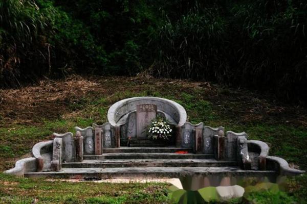 墓地风水大有讲究,论安置坟墓 墓地风水大有讲究,论安置坟墓