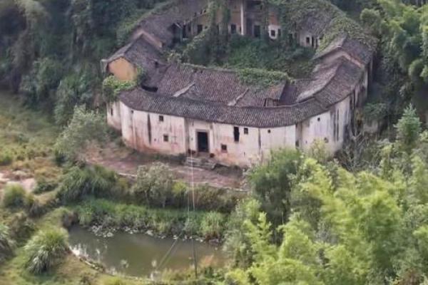 三面靠山的房子风水好不好 三面靠山的房子风水好不好