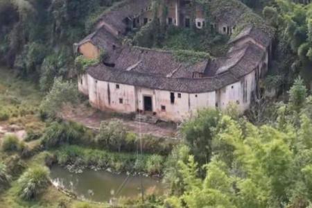 三面靠山的房子风水好不好