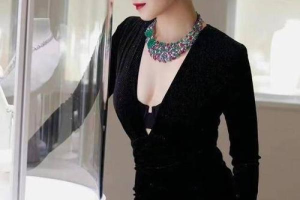 八字奶宋佳 八字奶宋佳