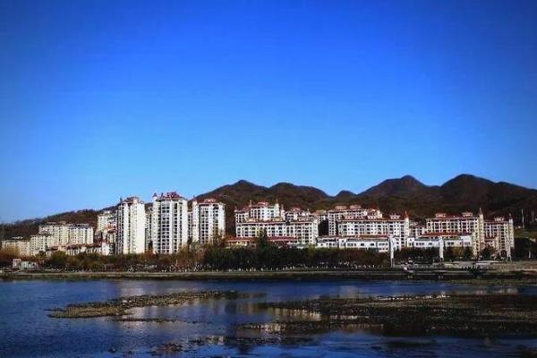 西南朝向房子前面有湖风水