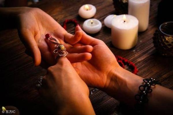 香港女算命师傅电影