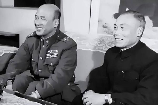 故事:民国盲人摸骨大师,叱咤政界算命五十年,晚年被女助手揭秘 故事:民国盲人摸骨大师,叱咤政界算命五十年,晚年被女助手揭秘