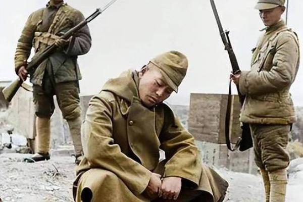 电视剧里的日本军官为什么都喜欢留着八字胡？现实中是这样吗？