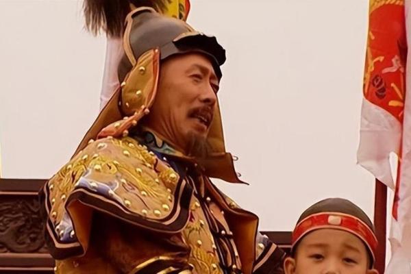 康熙帝拿出弘历的生辰八字，相士看后：是女必为娼，是男必为皇