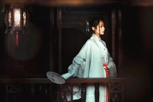 小说：高人给姚家两个新生儿算命，命格完全相反，老夫人一脸了然