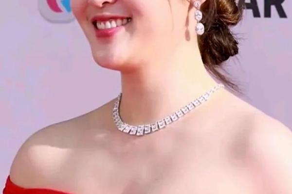 韩国女星八字奶