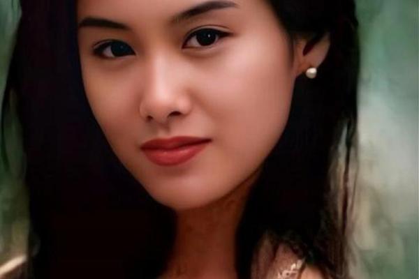 朱茵的八字 朱茵的八字