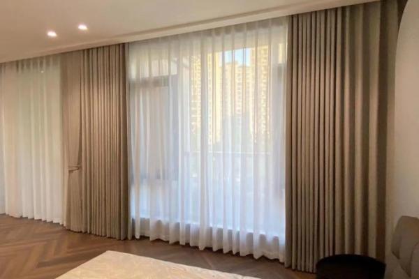 窗帘风水_卧室可以挂山水窗帘吗 窗帘风水_卧室可以挂山水窗帘吗