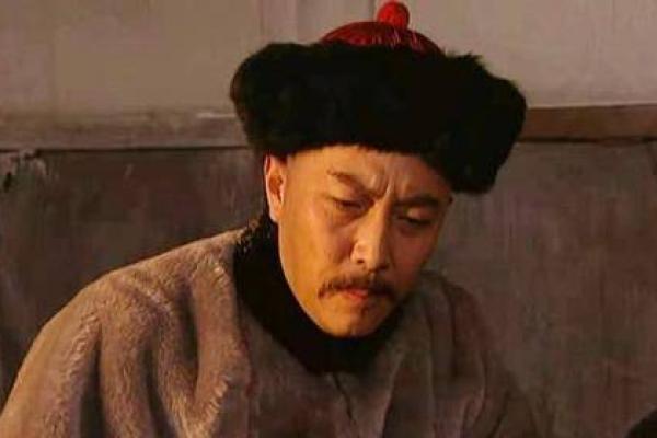 道士为八爷算命,算出三个字,邬思道也写下三个字,胤禛哈哈大笑 道士为八爷算命,算出三个字,邬思道也写下三个字,胤禛哈哈大笑