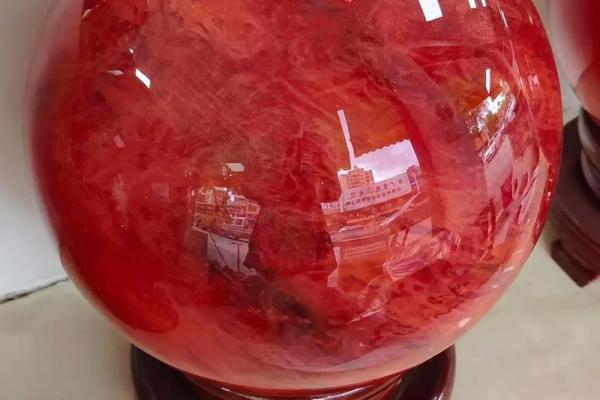 红色水晶球的风水禁忌 小心这样摆放会破财