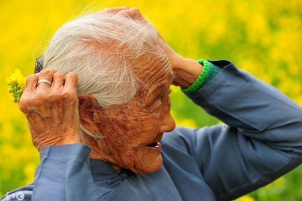 算命先生说儿子是条黑龙