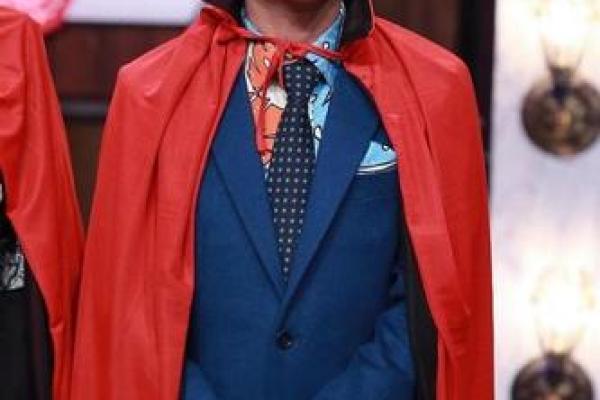 何炅八字命理分析：建禄格男命，人缘极佳，最近两年口舌是非纷扰