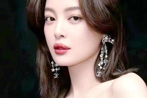 颜值高的女人，看看她们的八字特点！