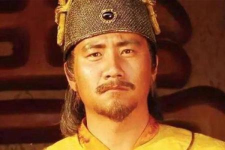 朱元璋得知此人与他生辰八字相同，欲招来杀掉，见面却大喜：重赏