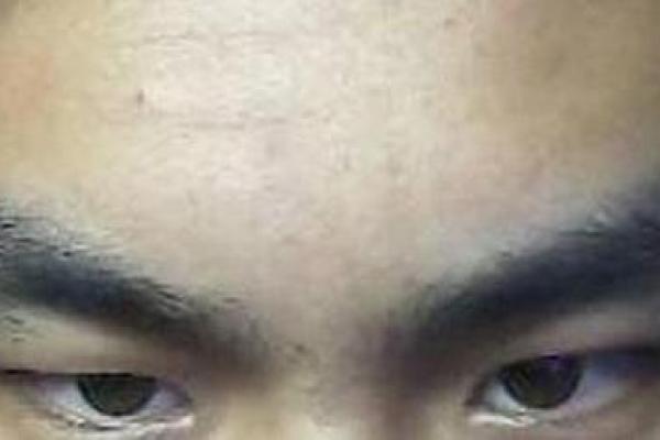 八字眉眉尾下垂的男人性格特点 八字眉眉尾下垂的男人性格特点