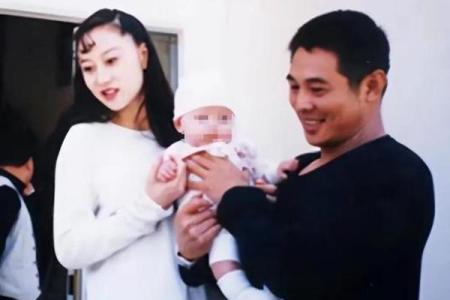 利智的八字看婚姻