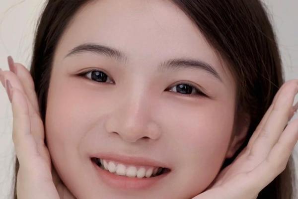 倒八字眉,眉毛上扬将军眉